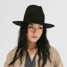 Gigi Pip felt hats for women - Billie Tall Fedora - tall crown fedora with a short and stiff flat brim [black] Short Brim Hat, Wide Brim Felt Hat, Floppy Hats, Wide Brim Fedora, Halo Style, Find Color, Wearing A Hat, Perfect Woman, Felt Hat