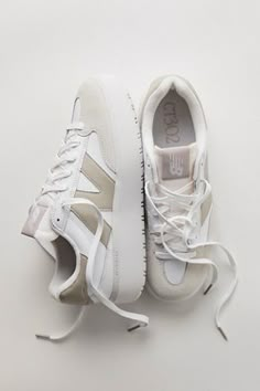 Shop our 302 Court Sneakers at FreePeople.com. Boho clothing for the creative spirit- free worldwide shipping. Cool Girl Shoes, Womens Sneakers 2024, Woman’s Shoes, Cool Girl Sneakers, Neutral Sneakers, Cute Shoes For Women, Comfortable Shoes For Women, Work Sneakers, Walk In My Shoes