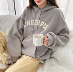 Hoodie Outfit Female, Gray Hoodie Outfit, Hoddies Outfits, Shein Fits, Outfit Sport, Japan Streetwear, Comfy Pjs, Boy Pic, Women Sweatshirts