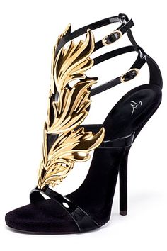 Black and Gold Goddess Heels that make you pop!! Love these sexy heels!! #sexy #heels #blackandgold Hak Tinggi, Louboutin High Heels, Giuseppe Zanotti Heels, Giuseppe Zanotti Shoes, Dream Shoes, Shoe Lover