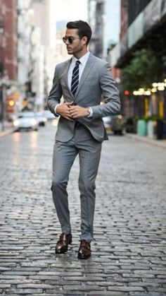 Grey Suit Shoes, Grey Suit Brown Shoes, Tuxedo Groomsmen, Men Tuxedo, Cocktail Dress Code, Grey Suit Men, A Man In A Suit, Man In A Suit, Modern Suits