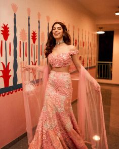 Khushi Kapoor, Indian Bridesmaid Dresses, Wedding Lehenga Designs, Lehenga Designs Simple, Saree Designs Party Wear, Indian Dresses Traditional, Traditional Indian Outfits