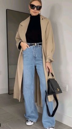 Garbadine Outfit, 2022 Fall Pants, Thrifted Chic Outfits, Gabardine Outfit, Ootd Trench, Minimalist Classic Style, Trench Coat Outfit