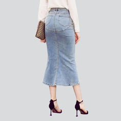 Discover our 2023 Spring-Summer Collection and make a statement with our street-style trumpet denim skirt for women! This high-waist. stretchy skirt features a zipper and button closure. and its bleached finish gives it a unique. edgy look that is sure to turn heads.Why You'll Fall In Love Timeless Style: Channel your inner fashionista and make a bold style statement with this timeless trumpet denim skirt. Flattering Fit: Its high-waisted design and stretchy fabric ensures a perfect fit. making 90s Trends, Stretchy Skirt, Bleached Denim, Jeans Skirt, Denim Skirt Women, Skirt For Women, Edgy Look, Feminine Look, Light Blue Color