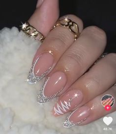 Short Acrylic Nails Almond Winter, Gel X Nail Designs Almond Christmas, Nail Inspo Coffin Short Winter, Almond Nail Ideas Winter, Almond French Tip Nails Holiday, Christmas Nails Designs Almond, Christmas Nails Acrylic Almond Short Simple, Christmas Nails Inspo 2022, Simple Christmas Nails Natural Nail