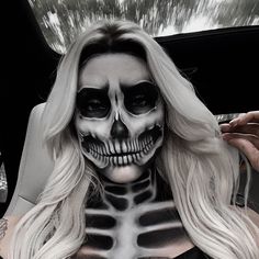 Simple Skeleton Makeup Halloween, Gothic Skeleton Makeup, Half Painted Skeleton Face, Skeleton Sfx Makeup, Halloween Skeleton Face Makeup, White Hair Costume Ideas, Beautiful Ghost Makeup, Sinister Clown Makeup, Skull Eye Makeup