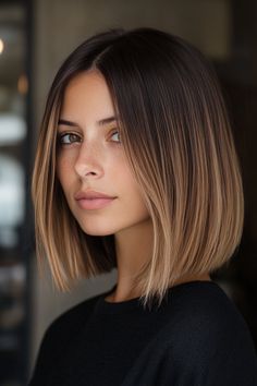 40 Best Lob Hairstyles & Haircuts for 2024 💇‍♀️✨ Discover the top trends for a chic and modern lob look this year! #LobHaircut #HairTrends2024 Short Bob Hairstyles Balayage, Cute Short Haircuts Straight Hair, Bob Haircut Blonde Balayage, Bob With Balayage, 2025 Hair Trends For Women Over 40, Bob Haircut 2024, Hair 2024, 2024 Bob Hair Trends, Bob Haircut For Fine Hair