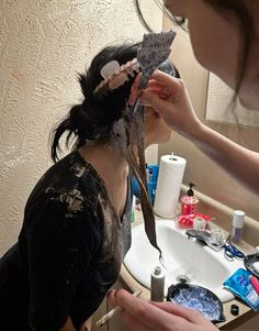 #hair #dye #smokesesh Dyeing Hair At Home Aesthetic, Black Hair Dye Aesthetic, Dyeing Hair Aesthetic, Doing Hair Aesthetic, Tips Of Hair Dyed, Hair Astethic, Susan Core, Hair Dye Inspo Aesthetic