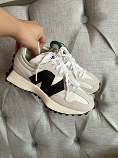 #newbalance327 #newsneakers Tenis Aesthetic, Napa Bachelorette, Athletic Aesthetic, Jacob Zuma, Pretty Sneakers, Urban Shoes, Monochromatic Fashion, Pretty Shoes Sneakers, Outfit Inspo Casual