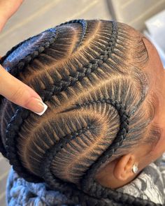 Instagram Six Braids Hairstyle, Curve Stitch Braids, Stitches All Back Hairstyle, 7 Stitch Braids With Design, Six Stitch Braids With Design, Braids Women Hairstyles, Womens Braided Hairstyles, Braided Styles For Boys, 8 Stitch Braids Cornrows