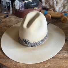 Great Hat From Aspen Colorado Brand Can Be Removed If You Wish Cream Wide Brim Felt Hat For Rodeo, Cream Brimmed Hat For Rodeo, Western Cream Fedora Felt Hat, Luxury Cream Western Felt Hat, Western Beige Felt Hat, Custom Cowboy Hats, Farm Girl, Fedora, Cowboy Hats