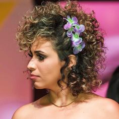 Penteado para cabelo cacheado curto: 50 fotos e vídeos encantadores Penteado Cabelo Curto, Beautiful Places In The World, How To Make Hair, Medium Hair Styles, Curly Hair, Curly Hair Styles, Hair Cuts, I Hope, Hair Styles