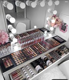 Koleksi Makeup, Rangement Makeup, Penyimpanan Makeup, Makeup Beauty Room, Makeup Vanities, Makeup Room Decor, Ikea Malm, Glam Room, Salon Interior Design