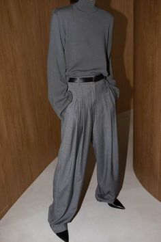 Pleats Winter Fashion Trend, Winter Fashion Trends 2023-2024, winter fashion, fashion trends, pleats, pleated skirt outfits, pleated pants The Frankie Shop, Frankie Shop, Fashion Trends Winter, Grey Trousers, Pleated Trousers, Oversized Style