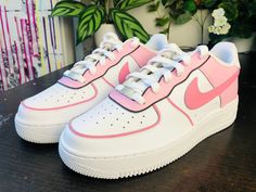 Airforce one Rose custom sneaker, ideal gift, for her, birthday, Christmas - Shoes are included in the displayed price - New, authentic Nike Airforce 1 sneakers sent in their original box - 100% handmade work - Quality paint, resistant customs, waterproof and washable for everyday wear - Shipments as quickly as possible - A modification? Note it when validating your order. For more information, questions, requests; Do not hesitate to contact me. Email: customlyon@gmail.com Instagram: @customlyon Sneaker For Women, Nike Airforce 1, Christmas Shoes, One Rose, Air Force One, Force One, Air Force Ones, Custom Sneakers, Tie Shoes