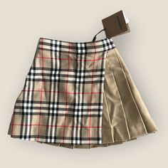 Burberry Girl's Lana Vintage Check Combo Wool Pleated Skirt, Size 3y New With Tag, Retail $440 Details: Burberry's Lana Skirt Is Styled In The Brand's Check Print And Showcases A Pleated Silhouette. This Garment Secures With An Elastic Waistband. Features: - Elastic Waistband - 100% Wool; Lining: 100% Cupro - Dry Clean - Imported Burberry Clothes, Check Print Skirt, Lana Vintage, Wool Pleated Skirt, Burberry Clothing, Hogwarts Outfits, Burberry Style, Burberry Skirt, Burberry Plaid