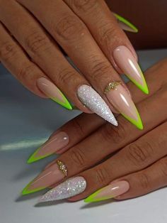 Almond Nails Designs Summer Green, Almond Nails Neon Green, Yellow Pointy Nails, Stiletto Neon Nails, Green Stiletto Nails Designs, Classy Stiletto Nails, Spring Nails Stiletto, Nail Designs Stiletto