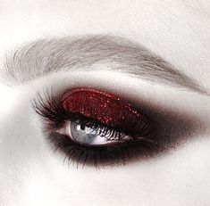 Vampire Aesthetic Makeup, Vampire Make Up, Vampire Makeup, Eye Makeup Styles, Alt Makeup, Halloween Tattoo