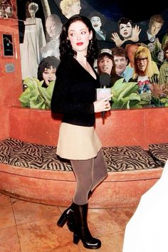 Rose Mcgowan, Planet Hollywood, Deep Winter, 90s Outfit, Marilyn Manson, Looks Vintage, Y2k Fashion, 90s Fashion, Style Icons