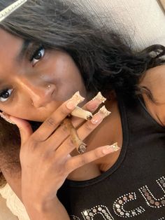 Pretty black girl, smoking, stoner aesthetic, pic inspo, nails , blunt Cyberghetto Aesthetic, Pretty Females, Cute Poses For Pictures, Cute Selfie Ideas, Just Girl Things, Pretty Selfies