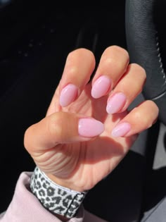 Pink acrylic nails with almond shape Round Pink Nails Acrylics, Cute Soft Almond Nails, Almonds Nails Pink, Short Almond Nails Pastel Colors, Basic Short Acrylic Nails Summer, Nail Designs Oval Shape Summer, Oval Shaped Nails Pink, Dip Powder French Manicure On Natural Nails, Round Tip Dip Nails