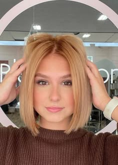 Cool Tone Red Hair Strawberry Blonde, Copper Blonde Balayage Short, Light Copper Blonde Hair Color, Bob Hairstyles Strawberry Blonde, Golden Blonde Copper Hair, Blonde Hair Color For Short Hair, Very Light Copper Blonde Hair, Caramel Blonde Bob Hair, Cool Blonde For Fall