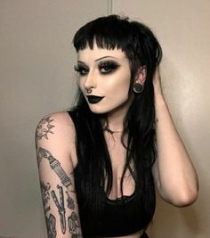 Long Alternative Hair, Gothic Hairstyle, Hair Cut Ideas, Goth Gifts, How To Impress, Gothic Hairstyles, Alternative Makeup