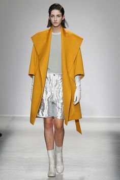 Christian Wijnants RTW Fall 2014 Fall 2017, Sewing Inspiration, Fashion News, Duster Coat, Kimono Top, Wool, Sewing