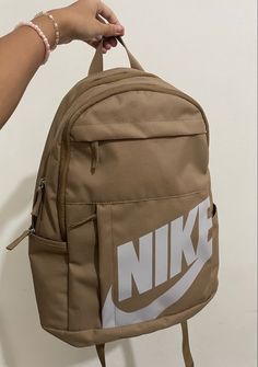 Book Bags For High School Nike, Cute Bags For Back To School, Nike Bags School, Nike School Bag, Brown School Bag, Cute Bags For School, Cool Backpacks For School, Best School Bags