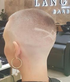 Cool Short Hair Styles, Cool Short Hair, Shave Designs, Pentecostal Hairstyles, Shaved Head Designs, Women With Short Hair, Buzz Cut Women, Buzz Cut Hairstyles