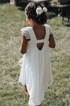 Bohemian Flower Girl Dress Rustic Flower Girl Dress Elegant | Etsy Boho Junior Bridesmaid Dresses, Western Flower Girl Dresses, Older Flower Girl Dresses, Flower Girl Dresses Simple, Older Flower Girl, Beach Flower Girls, Bohemian Flower Girl Dress, Bohemian Flower Girl, Boho Flower Girl Dress