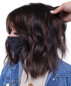 Medium Shag with Bangs Dark Hair Balayage Bangs, Medium Brunette Hair, Hair Curtain, Thick Hair Styles Medium, Medium Brown Hair, Medium Bob Hairstyles, Medium Length Hair With Layers, Natural Wavy Hair