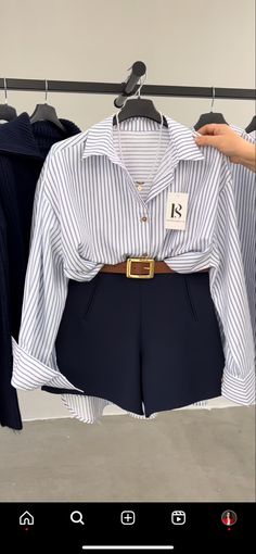 Oldmoney Outfit Woman Spring, Datenight Casual Outfit, Business Casual Outfits With Shorts, Polo Summer Outfit Women, Navy And White Outfits For Women, Polished Look For Women, Navy Shorts Outfit Summer, Italian Restaurant Outfit, Thick Belt Outfit