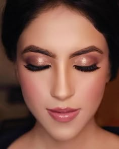 Eye Makeup For Reception Look, Roka Look For Bride, Bridal Makeup Western, Subtle Engagement Makeup, Makeup Look For Engagement Indian, Subtle Indian Makeup Looks, Wedding Reception Makeup Look, Eyeshadow Makeup Indian, Easy Bridal Eye Makeup