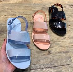 Fashion Business Ideas, Open Sandals, Chic Sandals, Cute Sandals, Fashion Sandals, Candy Bags, Womens Sandals Flat