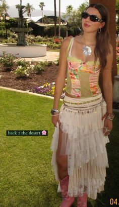 Coachella Outfit Cold Weather, Long Dress Festival Outfit, Albufeira Outfits, Coachella 2014 Aesthetic, Coachella 2025 Outfits, 2014 Coachella, Festival Boho Outfit, Art Festival Outfit, Coachella Dress Outfit