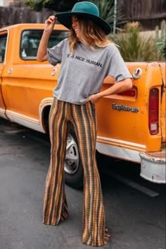 Wide Legged Pants, 1970s Style, 70s Inspired Fashion, Western Boutique, 70s Aesthetic, 70s Outfits, Estilo Hippie, Paris Mode