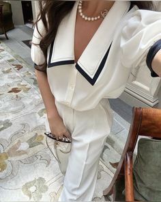 Pajama Fashion, Mode Abaya, White Suit, Monochrome Fashion, Girly Dresses, City Style, Weekend Getaway, City Chic, Polished Look