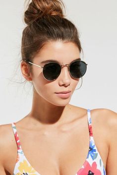 6 Fashionable Sunglasses That You Should Get ASAP - Society19 Urban Outfitters Sunglasses, Fake Glasses, Woman Sunglasses, High Fashion Accessories, Aviator Sunglasses Mens