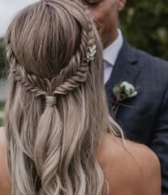 Fishtail Wedding Hair, Bridal Fishtail Braid, Bridal Hairstyles With Braids, Fishtail Braid Hairstyles, Wedding Hair Half, Fishtail Braids, Fishtail Braid, Wedding Hair Down