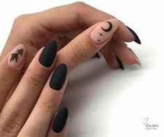 Black Nails Moon, Stile Art, Witch Nails, Witchy Nails, Halloween Acrylic Nails, Black Acrylic Nails, Moon Nails, Ombre Acrylic Nails, Goth Nails