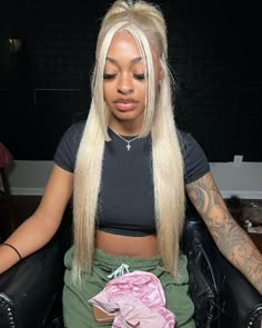 Blonde Hair Outfits Black Women, Bday Hair, Wig Installs, Frontal Wig Hairstyles, Birthday Hairstyles, Wig Colors, Blonde Lace Front Wigs, Lace Fronts, Wig Ideas