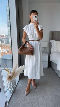 Emma Hothersall 🤍 en Instagram: “a week of summer workwear outfit ideas ☺️🫶🏽 let me know which is your favourite 🤍” Chic Cap Sleeve Midi Dress, Chic Solid Color Cap Sleeve Dresses, Work Outfits Frauen, Summer Office Outfits, Business Professional Outfits, Chique Outfits, Office Outfits Women, Corporate Outfits