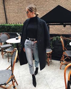 Winter Outfits Elegant, Look Zara, Fall Fashion Coats, Mom Jeans Outfit, Chic Winter Outfits, Winter Chic, Cute Spring Outfits, Outfit Jeans, Outfit Trends