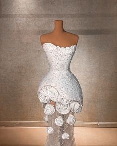 White African Dress, Classy Party Dress, Birthday Dress Ideas, Goddess Exclusive, Couture Dresses Gowns, Bridal Outfit Ideas, Latest Wedding Gowns, Guipure Lace Dress, Dubai Evening