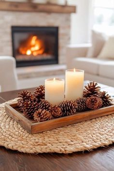 Clean Christmas Aesthetic, Hygge Christmas Decor, Coffee Table Christmas Decor, Christmas Coffee Table Decor, Christmas Decorations Centerpiece, Unique Holiday Decor, Elegant Christmas Decor, Alternative Christmas Tree, Xmas Deco