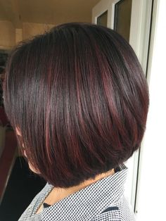 Dark Red Hair, Short Hair Color, Hair Color And Cut, Hair Color Dark, Short Bob Hairstyles, Hair Today, Great Hair, Medium Hair