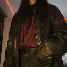 Leather Jacket And Turtle Neck Outfit, Where To Get Leather Jackets, Bulky Jacket Outfit, Black Leather Jacket Outfit Grunge, Cool Leather Jacket Outfit, Masc Leather Jacket Outfits, Straight Jacket Aesthetic, Styling Black Cardigan, Leader Jacket Outfit Aesthetic