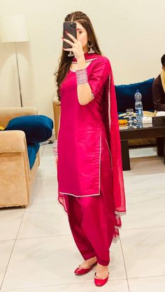 Panjabi Kurti Designs, New Panjabi Design For Women, Panjabi Dress Patiala Salwar, Panjabi Dress Girl, Panjabi Design For Women, Salwar Suit Ideas For Women, Patiyala Dress Designs Ideas, Chudidar Suit Design, Indian Suit Styles For Women