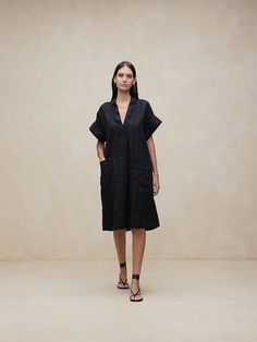 Laurel Linen-Cotton Utility Dress | Banana Republic Utility Dress, Personal Style Inspiration, Comfy Dresses, European Linens, Sewing Patterns Free, Curly Hair Styles Naturally, Stay Cool, Petite Size, Linen Dress